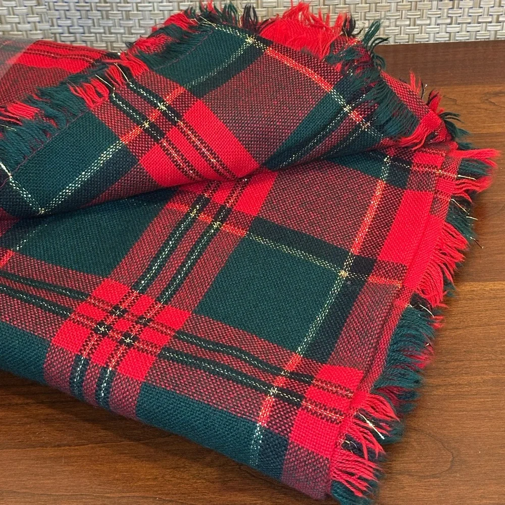 🎄🌟HP🌟VTG 2000s Red, Green, Gold Tartan Plaid Holiday Soft Acrylic Tablecloth - Picture 7 of 7